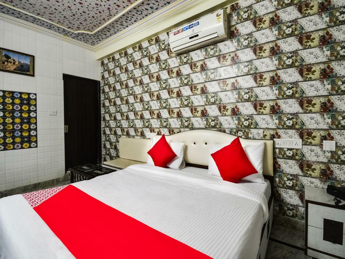 Oyo 48665 Kesar Palace Amer Exterior foto